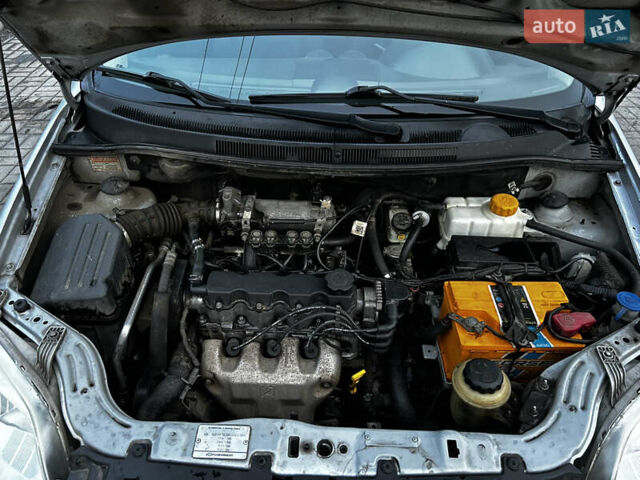 Серый Шевроле Авео, объемом двигателя 1.5 л и пробегом 195 тыс. км за 5200 $, фото 13 на Automoto.ua