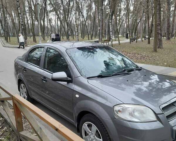 Серый Шевроле Авео, объемом двигателя 1.5 л и пробегом 273 тыс. км за 4100 $, фото 3 на Automoto.ua