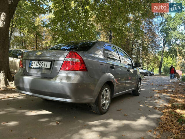 Серый Шевроле Авео, объемом двигателя 1.5 л и пробегом 194 тыс. км за 3850 $, фото 2 на Automoto.ua