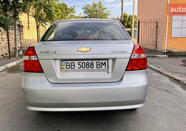Шевроле Авео 2011 в Николаеве на Automoto.ua Серый Шевроле Авео, объемом двигателя 1.5 л и пробегом 24 тыс. км за 6900 $, фото 6 на Automoto.ua