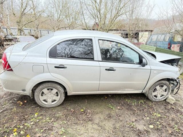 Серый Шевроле Авео, объемом двигателя 1.5 л и пробегом 168 тыс. км за 2200 $, фото 2 на Automoto.ua