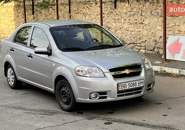 Шевроле Авео 2011 в Николаеве на Automoto.ua Серый Шевроле Авео, объемом двигателя 1.5 л и пробегом 24 тыс. км за 6900 $, фото 2 на Automoto.ua