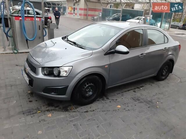 Сірий Шевроле Авео, об'ємом двигуна 1.4 л та пробігом 147 тис. км за 6400 $, фото 1 на Automoto.ua