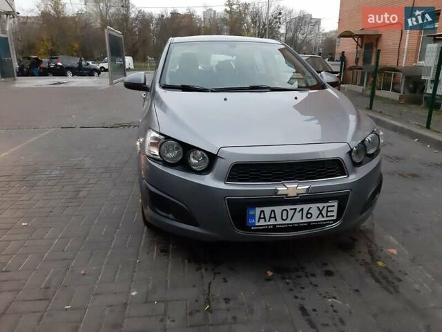 Сірий Шевроле Авео, об'ємом двигуна 1.4 л та пробігом 147 тис. км за 6400 $, фото 4 на Automoto.ua