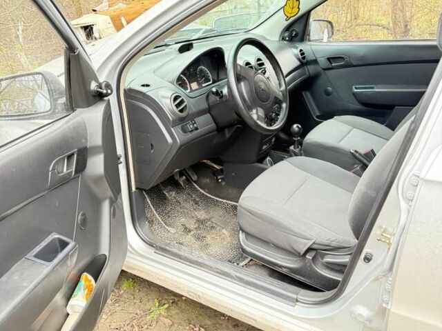 Серый Шевроле Авео, объемом двигателя 1.5 л и пробегом 168 тыс. км за 2200 $, фото 4 на Automoto.ua
