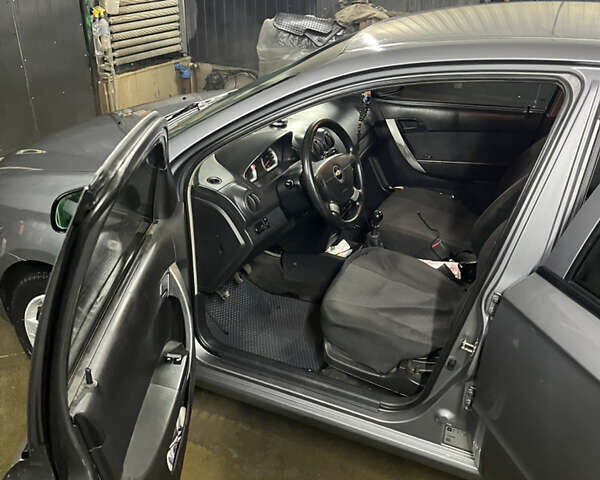 Сірий Шевроле Авео, об'ємом двигуна 1.5 л та пробігом 183 тис. км за 4000 $, фото 4 на Automoto.ua