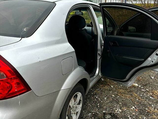 Сірий Шевроле Авео, об'ємом двигуна 1.5 л та пробігом 73 тис. км за 3500 $, фото 4 на Automoto.ua