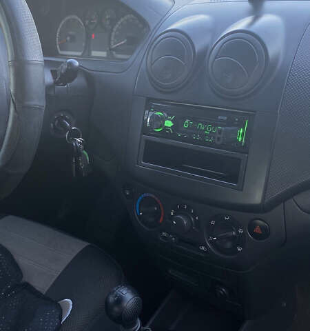 Сірий Шевроле Авео, об'ємом двигуна 1.6 л та пробігом 70 тис. км за 4500 $, фото 5 на Automoto.ua