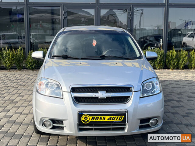 Серый Шевроле Авео, объемом двигателя 1.5 л и пробегом 295 тыс. км за 4600 $, фото 1 на Automoto.ua