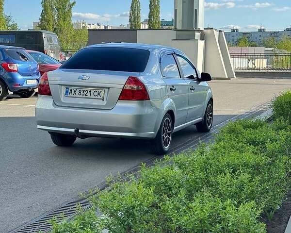 Серый Шевроле Авео, объемом двигателя 1.5 л и пробегом 168 тыс. км за 4800 $, фото 1 на Automoto.ua