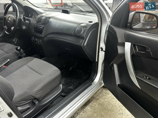 Серый Шевроле Авео, объемом двигателя 1.5 л и пробегом 195 тыс. км за 5200 $, фото 22 на Automoto.ua