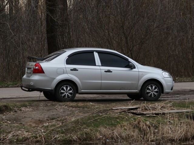 Сірий Шевроле Авео, об'ємом двигуна 0.15 л та пробігом 92 тис. км за 5500 $, фото 4 на Automoto.ua