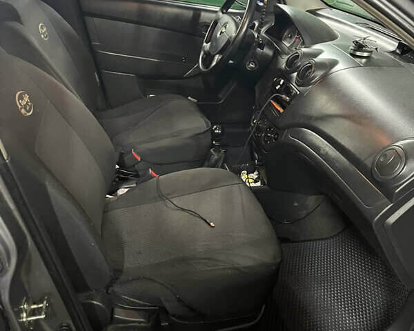 Сірий Шевроле Авео, об'ємом двигуна 1.5 л та пробігом 183 тис. км за 4000 $, фото 3 на Automoto.ua