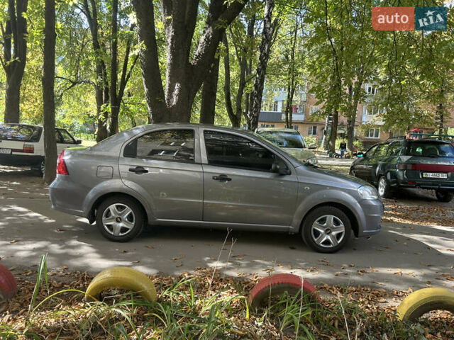 Серый Шевроле Авео, объемом двигателя 1.5 л и пробегом 194 тыс. км за 3850 $, фото 4 на Automoto.ua
