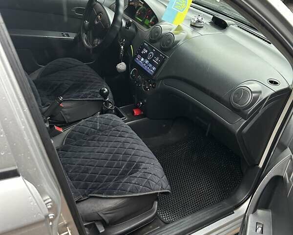 Серый Шевроле Авео, объемом двигателя 1.5 л и пробегом 139 тыс. км за 3700 $, фото 27 на Automoto.ua
