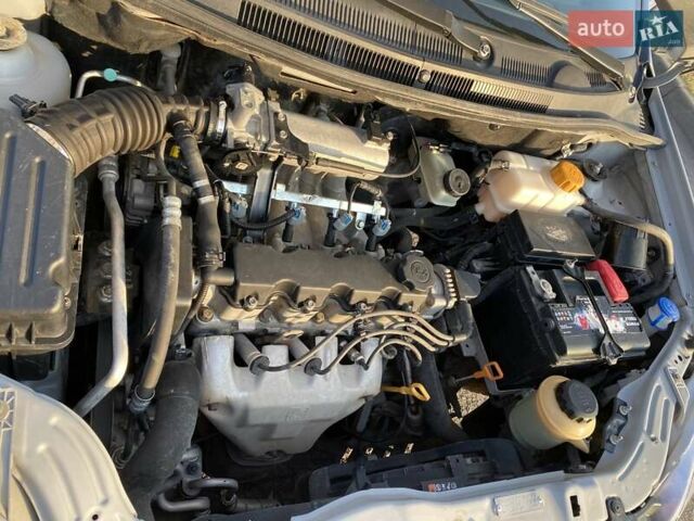 Серый Шевроле Авео, объемом двигателя 1.5 л и пробегом 184 тыс. км за 5500 $, фото 7 на Automoto.ua