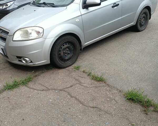 Серый Шевроле Авео, объемом двигателя 1.5 л и пробегом 430 тыс. км за 4700 $, фото 3 на Automoto.ua