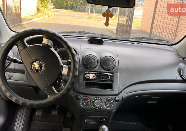 Шевроле Авео 2011 в Николаеве на Automoto.ua Серый Шевроле Авео, объемом двигателя 1.5 л и пробегом 24 тыс. км за 6900 $, фото 21 на Automoto.ua