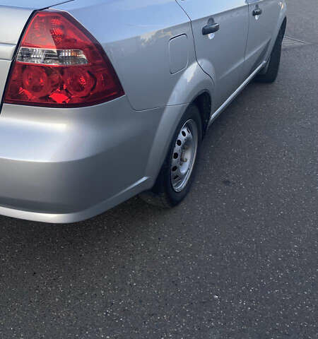 Сірий Шевроле Авео, об'ємом двигуна 1.6 л та пробігом 70 тис. км за 4500 $, фото 4 на Automoto.ua