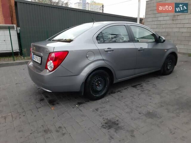 Сірий Шевроле Авео, об'ємом двигуна 1.4 л та пробігом 147 тис. км за 6400 $, фото 3 на Automoto.ua