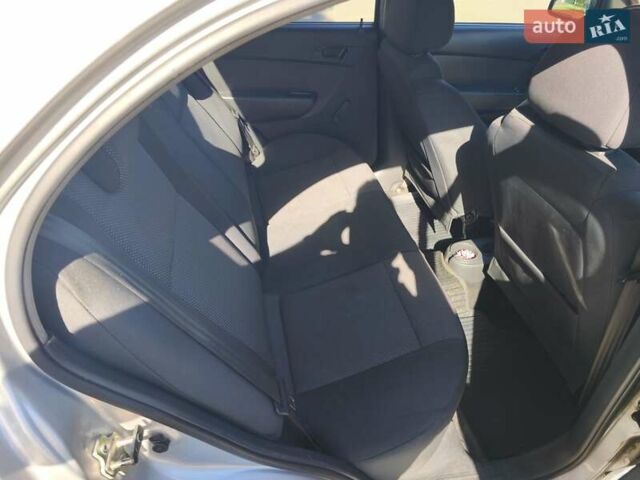 Серый Шевроле Авео, объемом двигателя 1.5 л и пробегом 122 тыс. км за 4400 $, фото 1 на Automoto.ua