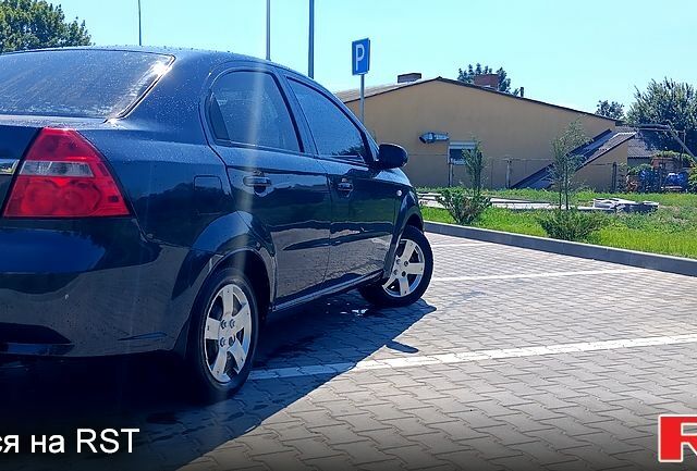 Серый Шевроле Авео, объемом двигателя 1.5 л и пробегом 218 тыс. км за 3700 $, фото 1 на Automoto.ua