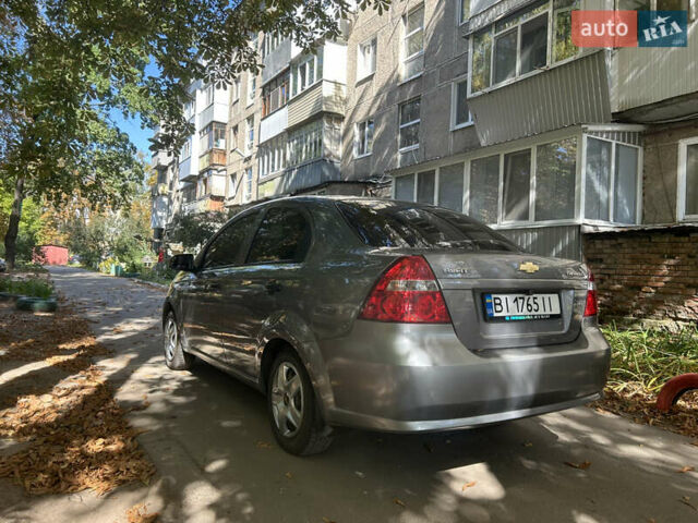 Серый Шевроле Авео, объемом двигателя 1.5 л и пробегом 194 тыс. км за 3850 $, фото 3 на Automoto.ua
