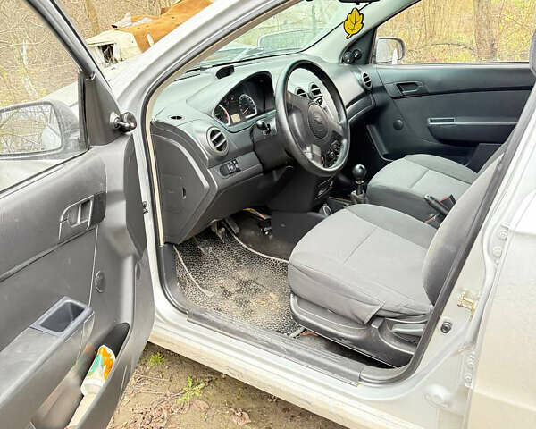 Серый Шевроле Авео, объемом двигателя 1.5 л и пробегом 168 тыс. км за 2200 $, фото 5 на Automoto.ua