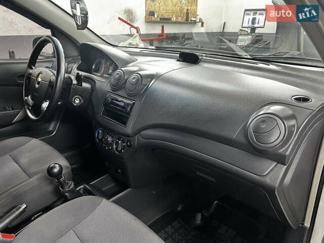 Серый Шевроле Авео, объемом двигателя 1.5 л и пробегом 195 тыс. км за 5200 $, фото 24 на Automoto.ua
