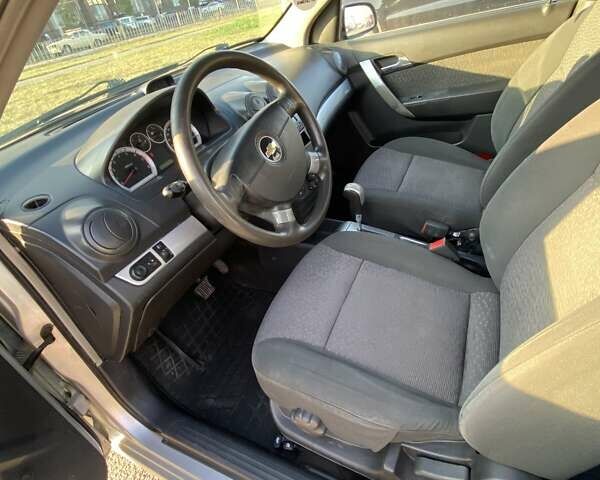 Серый Шевроле Авео, объемом двигателя 1.5 л и пробегом 184 тыс. км за 5500 $, фото 5 на Automoto.ua
