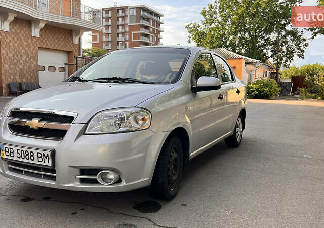 Шевроле Авео 2011 в Николаеве на Automoto.ua Серый Шевроле Авео, объемом двигателя 1.5 л и пробегом 24 тыс. км за 6900 $, фото 4 на Automoto.ua