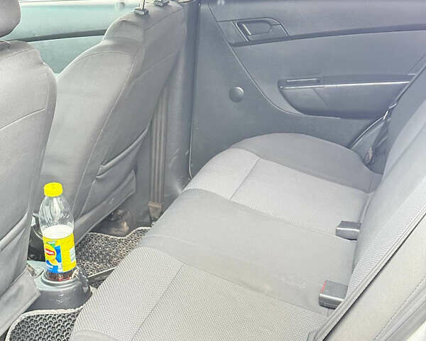 Серый Шевроле Авео, объемом двигателя 1.5 л и пробегом 168 тыс. км за 2200 $, фото 4 на Automoto.ua