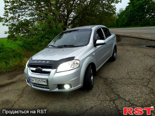 Серый Шевроле Авео, объемом двигателя 1.5 л и пробегом 144 тыс. км за 5000 $, фото 1 на Automoto.ua