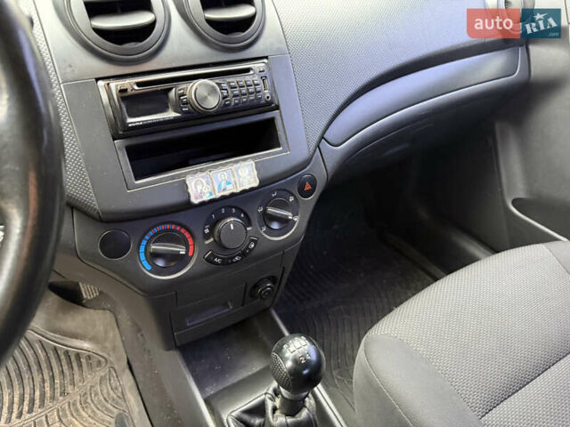 Серый Шевроле Авео, объемом двигателя 1.5 л и пробегом 190 тыс. км за 4600 $, фото 15 на Automoto.ua