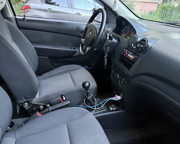Сірий Шевроле Авео, об'ємом двигуна 1.5 л та пробігом 169 тис. км за 4900 $, фото 4 на Automoto.ua