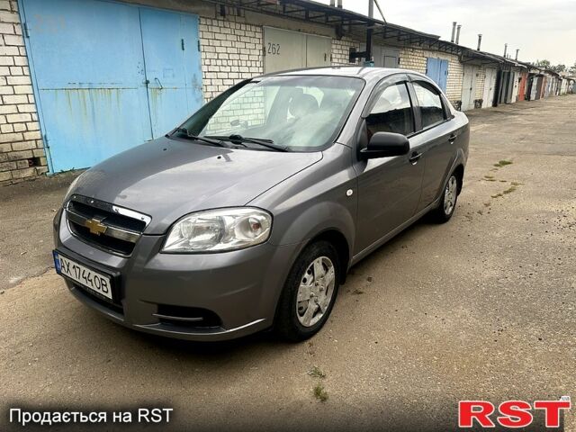 Серый Шевроле Авео, объемом двигателя 1.5 л и пробегом 159 тыс. км за 4400 $, фото 1 на Automoto.ua