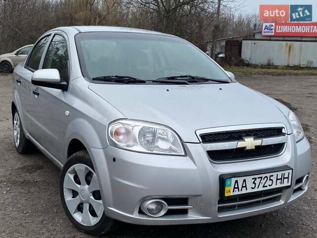Серый Шевроле Авео, объемом двигателя 1.5 л и пробегом 124 тыс. км за 4800 $, фото 2 на Automoto.ua