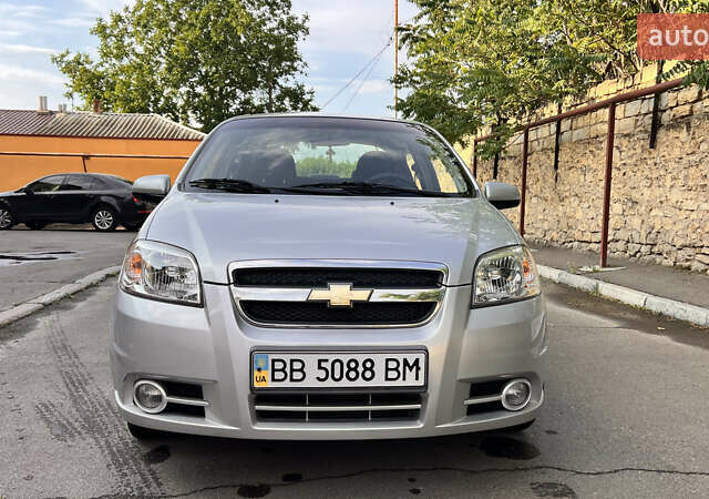 Шевроле Авео 2011 в Николаеве на Automoto.ua Серый Шевроле Авео, объемом двигателя 1.5 л и пробегом 24 тыс. км за 6900 $, фото 3 на Automoto.ua