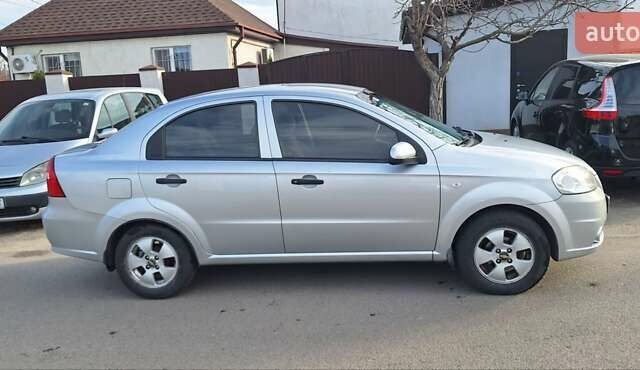 Серый Шевроле Авео, объемом двигателя 1.5 л и пробегом 161 тыс. км за 4950 $, фото 1 на Automoto.ua