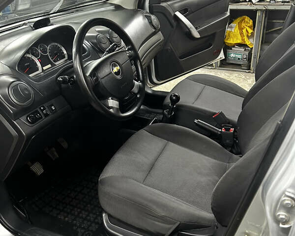 Серый Шевроле Авео, объемом двигателя 1.5 л и пробегом 195 тыс. км за 5200 $, фото 16 на Automoto.ua