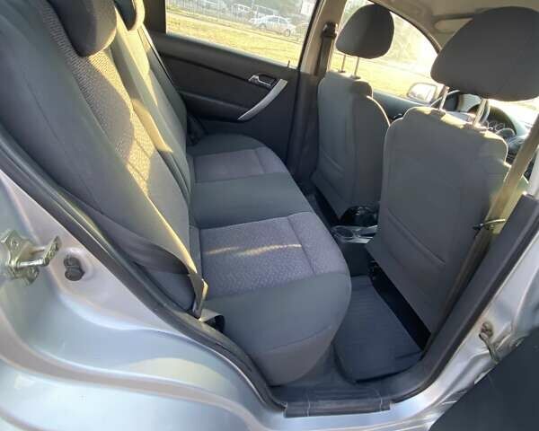 Серый Шевроле Авео, объемом двигателя 1.5 л и пробегом 184 тыс. км за 5500 $, фото 4 на Automoto.ua