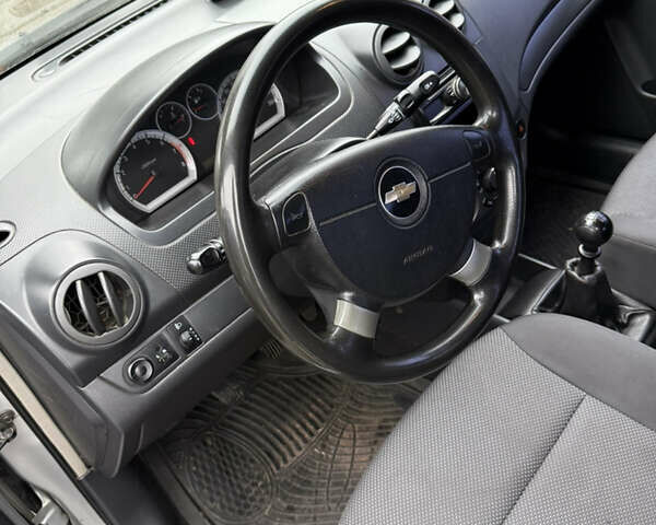 Серый Шевроле Авео, объемом двигателя 1.5 л и пробегом 190 тыс. км за 4600 $, фото 17 на Automoto.ua