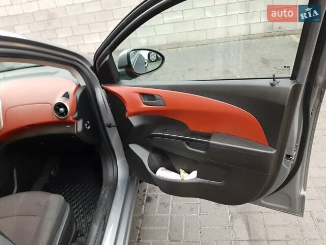 Сірий Шевроле Авео, об'ємом двигуна 1.4 л та пробігом 147 тис. км за 6400 $, фото 10 на Automoto.ua