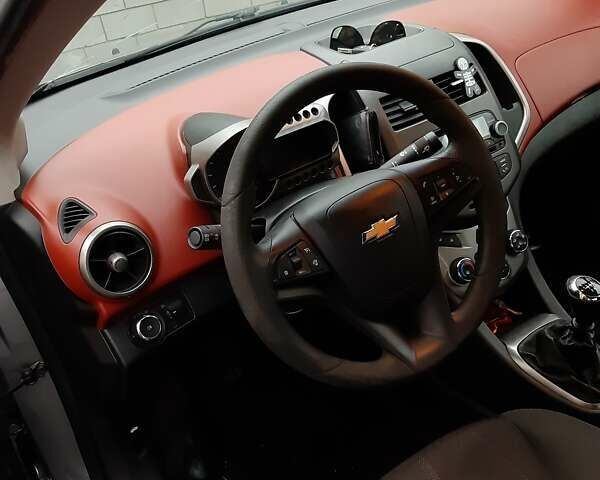 Сірий Шевроле Авео, об'ємом двигуна 1.4 л та пробігом 147 тис. км за 6400 $, фото 14 на Automoto.ua