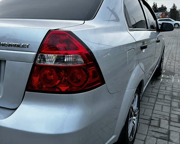 Серый Шевроле Авео, объемом двигателя 1.5 л и пробегом 195 тыс. км за 5200 $, фото 9 на Automoto.ua