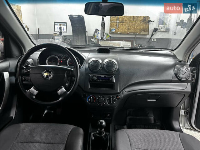 Серый Шевроле Авео, объемом двигателя 1.5 л и пробегом 195 тыс. км за 5200 $, фото 25 на Automoto.ua