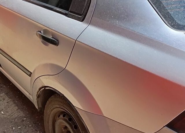 Серый Шевроле Авео, объемом двигателя 1.5 л и пробегом 300 тыс. км за 3000 $, фото 3 на Automoto.ua