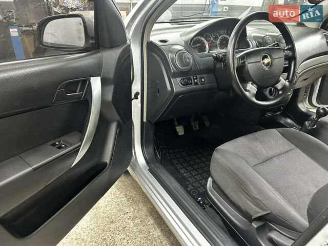 Серый Шевроле Авео, объемом двигателя 1.5 л и пробегом 195 тыс. км за 5200 $, фото 15 на Automoto.ua