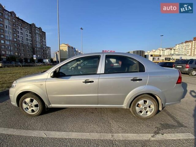 Серый Шевроле Авео, объемом двигателя 1.5 л и пробегом 184 тыс. км за 5500 $, фото 1 на Automoto.ua