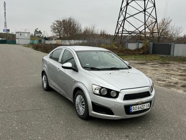 Серый Шевроле Авео, объемом двигателя 1.6 л и пробегом 273 тыс. км за 4300 $, фото 2 на Automoto.ua